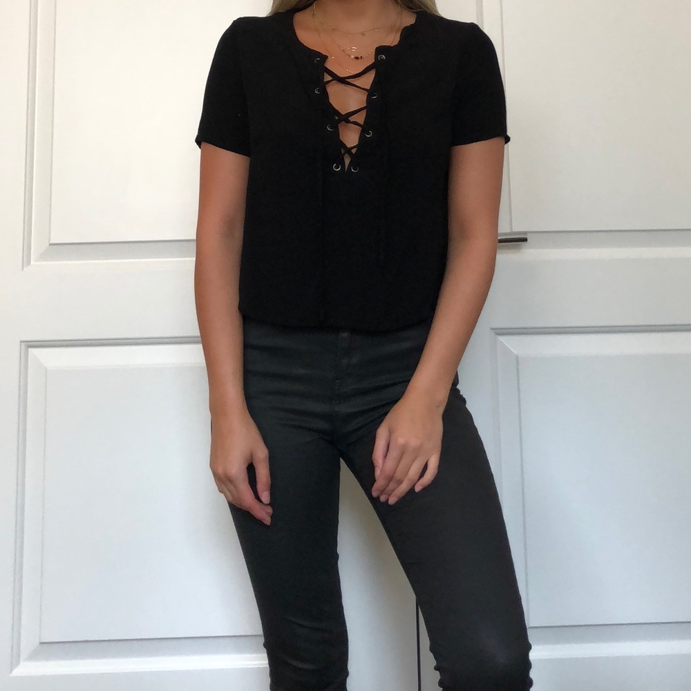 Black Lace-Up Crop